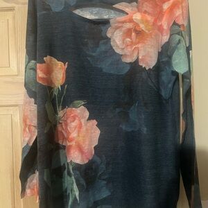 Floral Print Women's Top… 19” across 26” lengthwise… lightly worn…